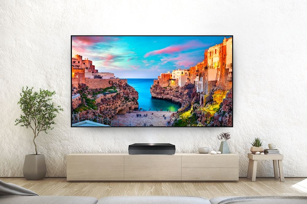 מסך הקרנה קבוע למקרן לייזר Jeason Screen בגודל 100" — כך זה נראה במציאות