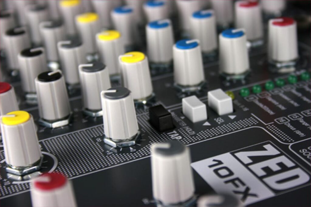 מיקסר אומנים Allen & Heath ZED-10FX — תמונה 2