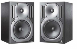 מוניטורים Behringer 2031P